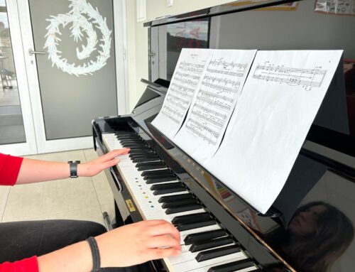 Os Benefícios de Aprender Piano